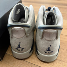 Load image into Gallery viewer, Jordan Georgetown 6s Size 6Y

