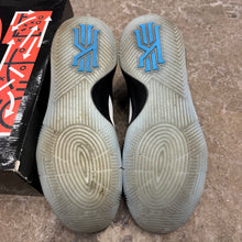 Load image into Gallery viewer, Nike Kyrie Parade 2s Size 13
