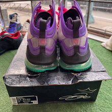 Load image into Gallery viewer, Nike LeBron DJ Bron 19s Size 11.5

