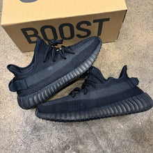 Load image into Gallery viewer, Yeezy Onyx 350 V2s Size 8
