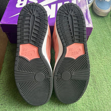 Load image into Gallery viewer, Nike SB Pink Pig Low Dunks Size 11.5
