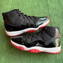 Load image into Gallery viewer, Jordan Bred 11s Size 11.5
