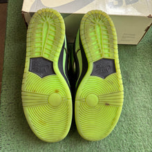 Load image into Gallery viewer, Nike SB Powerpuff Gifls Buttercup Low Dunks Size 10
