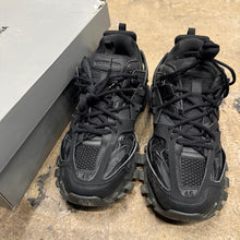 Load image into Gallery viewer, Balenciaga Tracks Size 45
