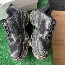 Load image into Gallery viewer, Balenciaga Triple S Size 44
