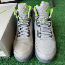 Load image into Gallery viewer, Jordan Green Bean 5s Size 13
