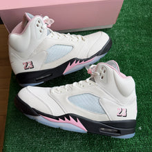 Load image into Gallery viewer, Jordan Medium Pink 5s Size 11.5
