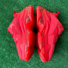Load image into Gallery viewer, Balenciaga Triple S Size 39
