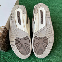 Load image into Gallery viewer, Jordan Palomino 3s Size 10.5
