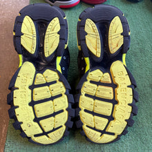 Load image into Gallery viewer, Balenciaga Tracks Size 46
