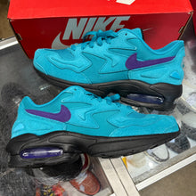 Load image into Gallery viewer, Nike Air Max2 Reverse Grape Lights Size 9
