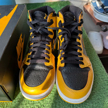 Load image into Gallery viewer, Jordan Pollen 1s Size 7.5
