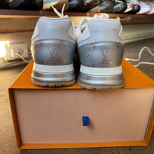 Load image into Gallery viewer, Louis Vuitton Runaways Size 10UK

