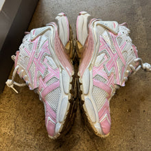 Load image into Gallery viewer, Balenciaga Runners Size 44
