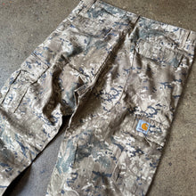 Load image into Gallery viewer, Carhartt WIP Camo Pants Size 30 x 32
