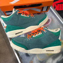 Load image into Gallery viewer, Jordan Nina Chanel 3s Size 11W/9.5M
