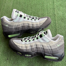 Load image into Gallery viewer, Nike Fresh Mint Air Max 95s Size 10
