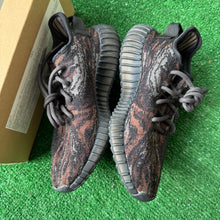 Load image into Gallery viewer, Adidas Yeezy MX Rock 350 V2s Size 5.5
