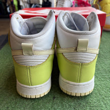 Load image into Gallery viewer, Nike High Dunks Size 8.5W/7M
