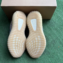 Load image into Gallery viewer, Yeezy MX Oat 350 V2s Size 9
