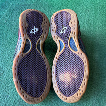 Load image into Gallery viewer, Nike Maroon Foamposites Size 10

