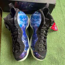 Load image into Gallery viewer, Nike Galaxy Foamposites Size 12.5
