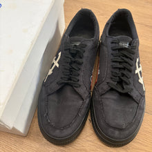 Load image into Gallery viewer, Off White Vulcanized Sneakers Size 41
