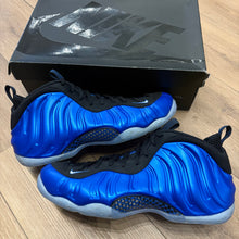 Load image into Gallery viewer, Nike International Blue Foamposites Size 13
