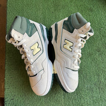 Load image into Gallery viewer, New Balance Sea Salt Nightwatch Green High 550s Size 5Y
