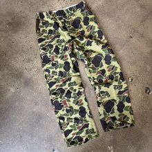 Load image into Gallery viewer, Vintage Camo Pants Size 36 x 30
