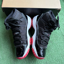 Load image into Gallery viewer, Jordan Bred 11s Size 6Y
