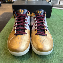 Load image into Gallery viewer, Nike Kobe Gold Medal Protro 4s Size 12
