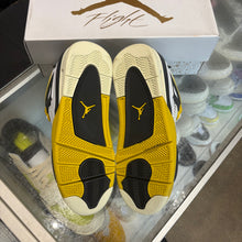 Load image into Gallery viewer, Jordan Vivid Sulfur 4s Size 9.5W/8M
