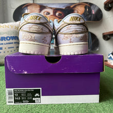 Load image into Gallery viewer, Nike City of Style SB Low Dunks Size 13
