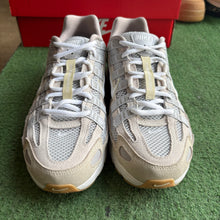 Load image into Gallery viewer, Nike P-6000s Size 9W/7.5M
