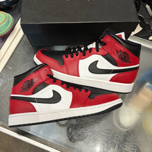 Load image into Gallery viewer, Jordan Chicago Toe Mid 1s Size 9
