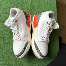 Load image into Gallery viewer, Jordan Georgia Peach 3s Size 8.5W/7M
