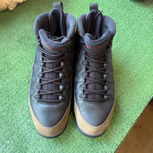 Load image into Gallery viewer, Jordan Olive 9s Size 9.5
