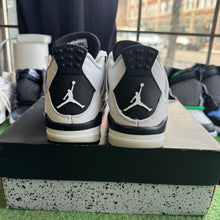 Load image into Gallery viewer, Jordan Military 4s Size 4Y
