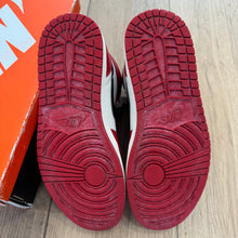Load image into Gallery viewer, Jordan Chicago Lost and Found 1s Size 7.5
