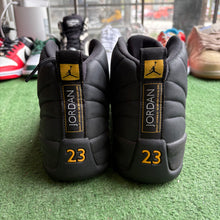 Load image into Gallery viewer, Jordan Black Taxis Size 10.5
