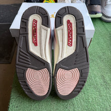 Load image into Gallery viewer, Jordan Neapolitan 3s Size 11.5W/10M
