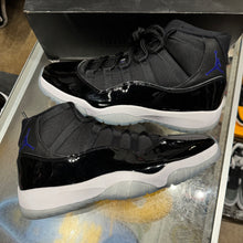 Load image into Gallery viewer, Jordan Space Jam 11s Size 12

