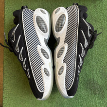 Load image into Gallery viewer, Nike NOCTA Glide Size 11
