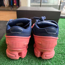 Load image into Gallery viewer, RAF Simons Osweegos Size 8.5
