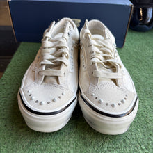 Load image into Gallery viewer, Vans Marshmallow Pearlized Old Skool 36s Size 9.5
