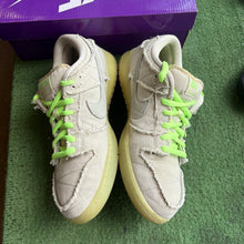 Load image into Gallery viewer, Nike SB Mummy Low Dunks Size 11
