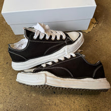 Load image into Gallery viewer, Maison Mihara Peterson Canvas OG Sole Lows Size 41
