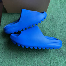Load image into Gallery viewer, Adidas Yeezy Azure Slides Size 6
