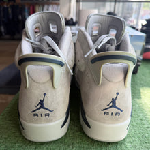 Load image into Gallery viewer, Jordan Georgetown 6s Size 10
